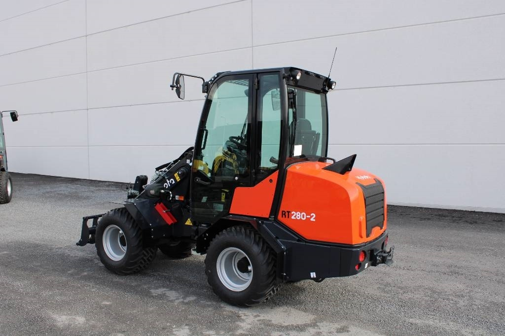 Kubota RT280-2 UUSI - Derékcsuklós rakodó: 2 kép. Kubota RT280-2 UUSI - Derékcsuklós rakodó: 2 kép.