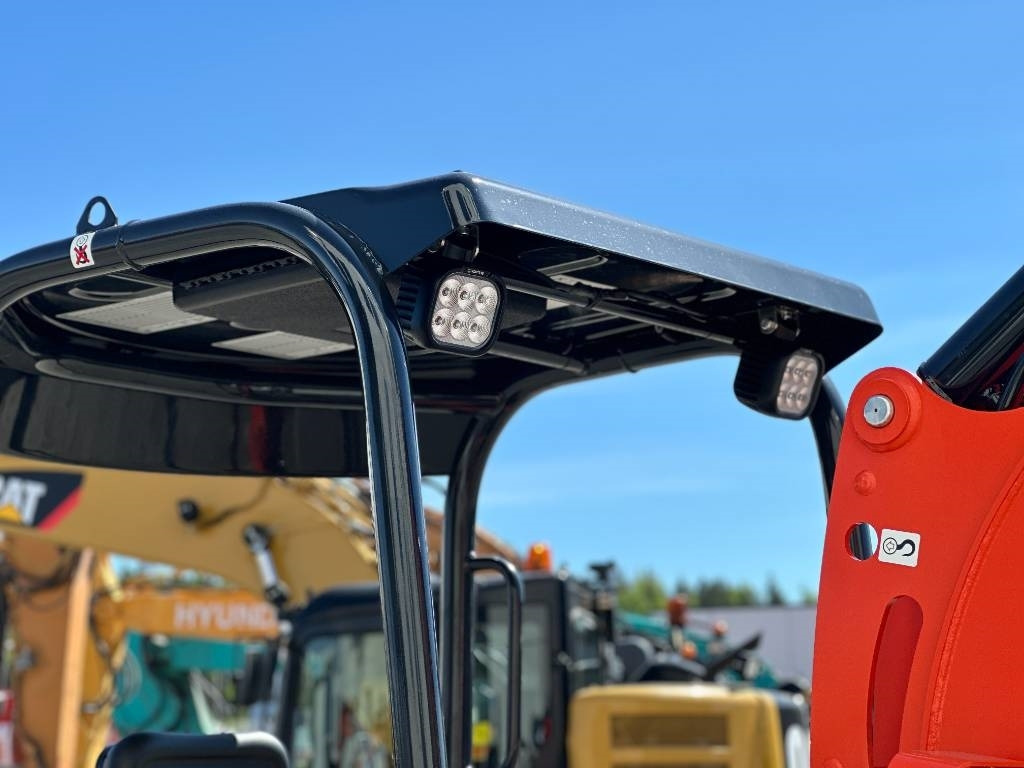 Új Minikotró Kubota U 17-3 uusi Varustelupaketilla: 17 kép.