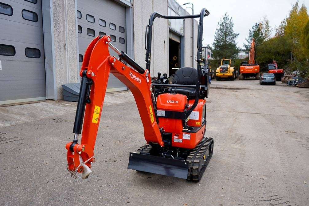 Kubota U10-5 UUTUUSMALLI - Minikotró: 3 kép. Kubota U10-5 UUTUUSMALLI - Minikotró: 3 kép.