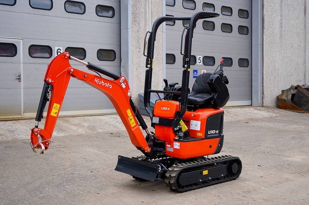 Kubota U10-5 UUTUUSMALLI - Minikotró: 2 kép. Kubota U10-5 UUTUUSMALLI - Minikotró: 2 kép.