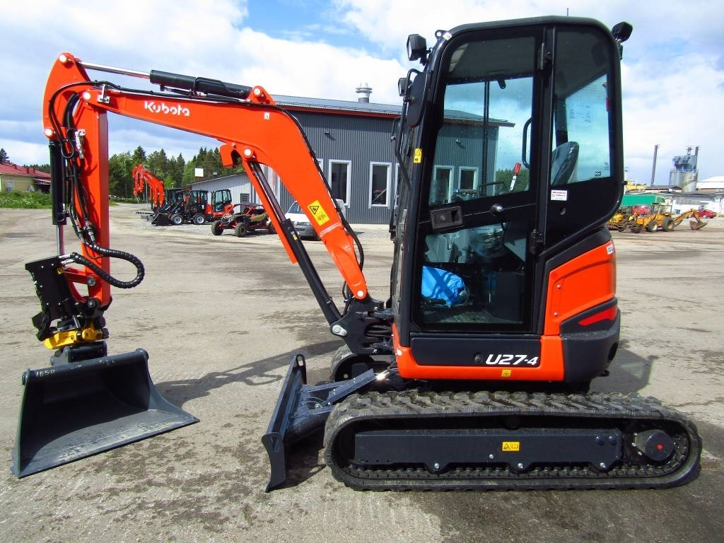 Kubota U27-4 UUSI, PYÖRITTÄJÄLLÄ - Minikotró: 1 kép. Kubota U27-4 UUSI, PYÖRITTÄJÄLLÄ - Minikotró: 1 kép.