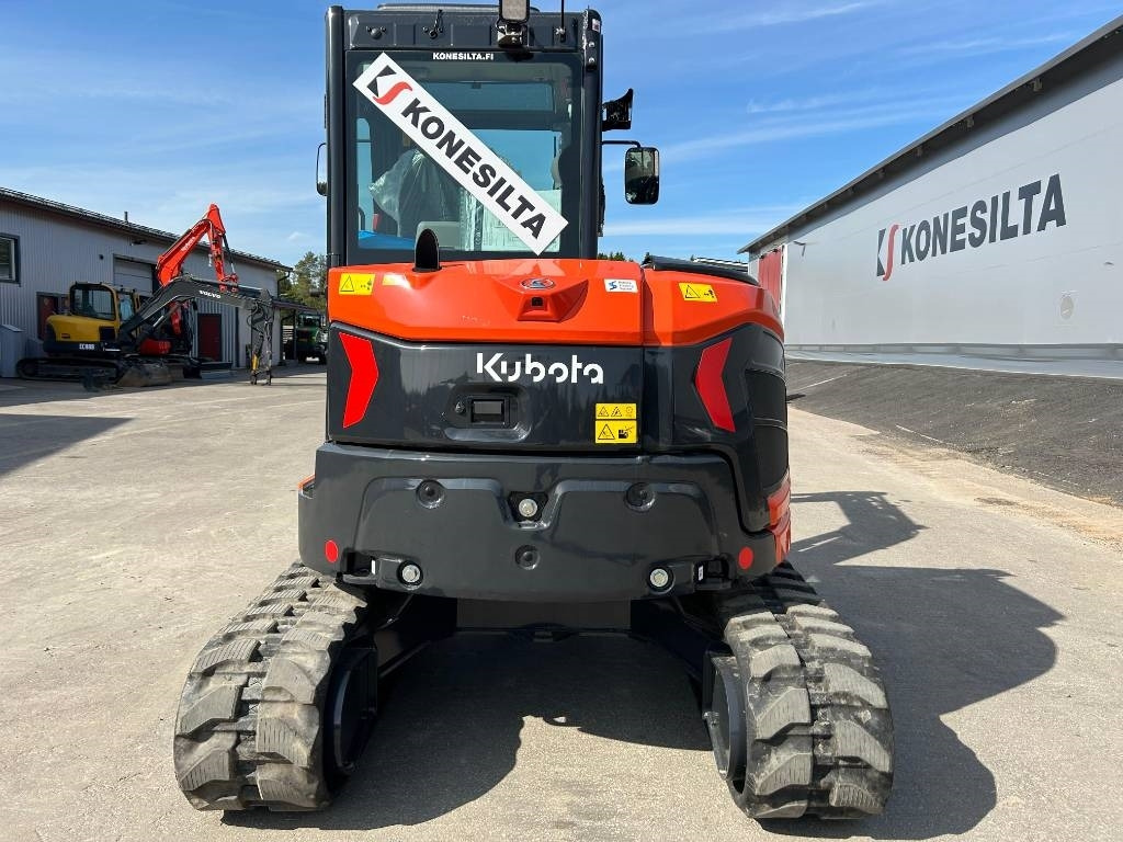 Kubota U50-5 DEMO PYÖRITTÄJÄLLÄ - Minikotró: 3 kép. Kubota U50-5 DEMO PYÖRITTÄJÄLLÄ - Minikotró: 3 kép.