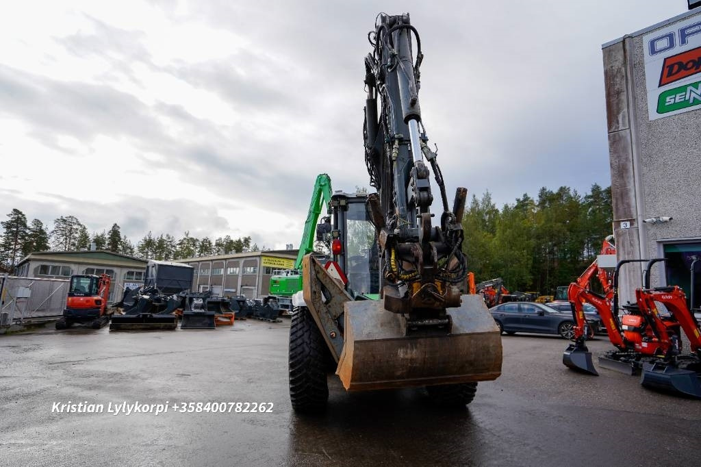 Lännen 8600E ENGCON S45 - Kotrórakodó: 3 kép. Lännen 8600E ENGCON S45 - Kotrórakodó: 3 kép.