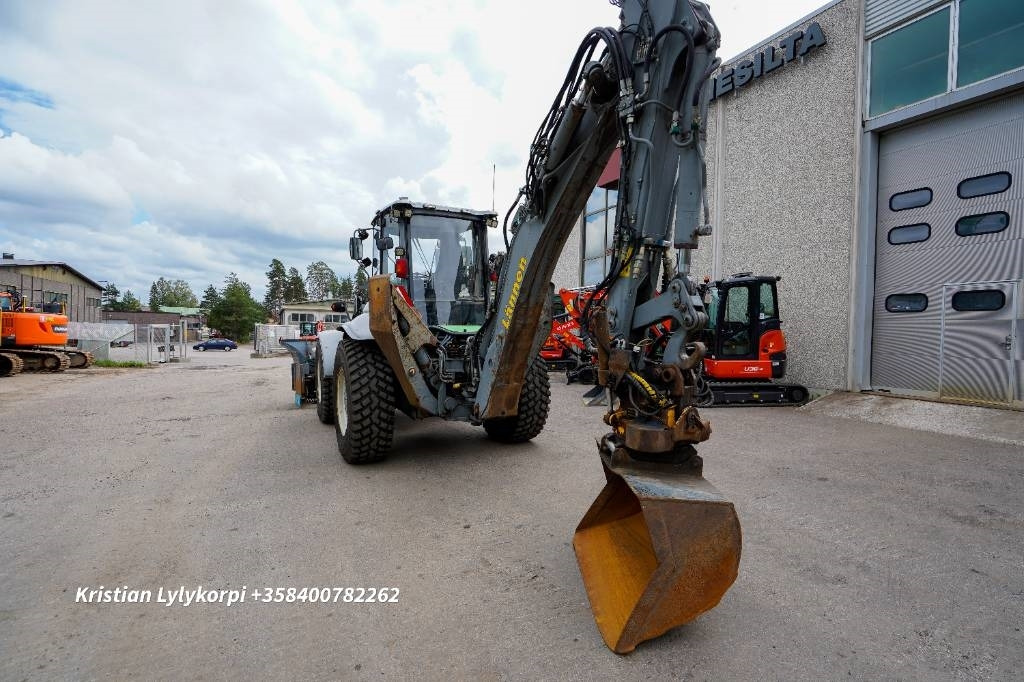 Lännen 8600E ENGCONILLA - Kotrórakodó: 3 kép. Lännen 8600E ENGCONILLA - Kotrórakodó: 3 kép.