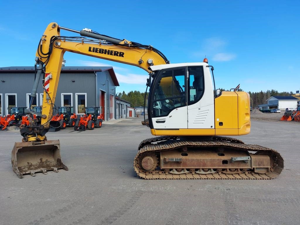 Liebherr MYYTY! SOLD! R914 COMPACT - Lánctalpas kotró: 1 kép. Liebherr MYYTY! SOLD! R914 COMPACT - Lánctalpas kotró: 1 kép.