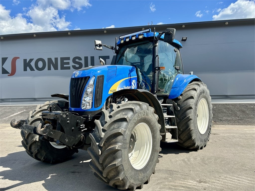 New Holland TG285  - Traktor: 2 kép. New Holland TG285  - Traktor: 2 kép.