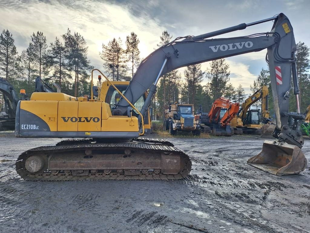 Volvo EC210BLC KALLISTUVA LUISKAKAUHA - Lánctalpas kotró: 5 kép. Volvo EC210BLC KALLISTUVA LUISKAKAUHA - Lánctalpas kotró: 5 kép.