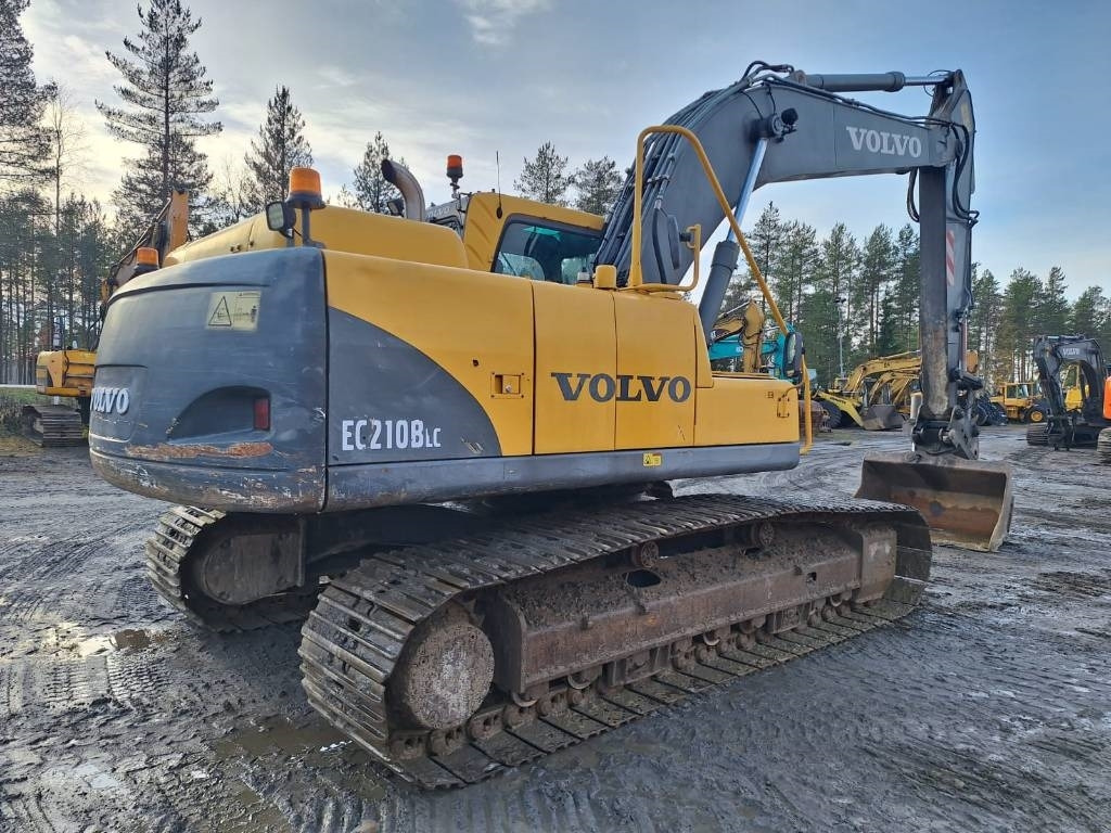 Volvo EC210BLC KALLISTUVA LUISKAKAUHA - Lánctalpas kotró: 4 kép. Volvo EC210BLC KALLISTUVA LUISKAKAUHA - Lánctalpas kotró: 4 kép.