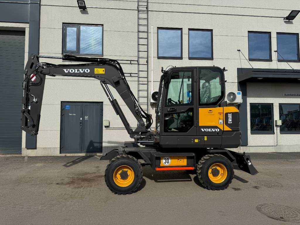 Volvo EW60E, Käyttämätön - Gumikerekes kotró: 1 kép. Volvo EW60E, Käyttämätön - Gumikerekes kotró: 1 kép.