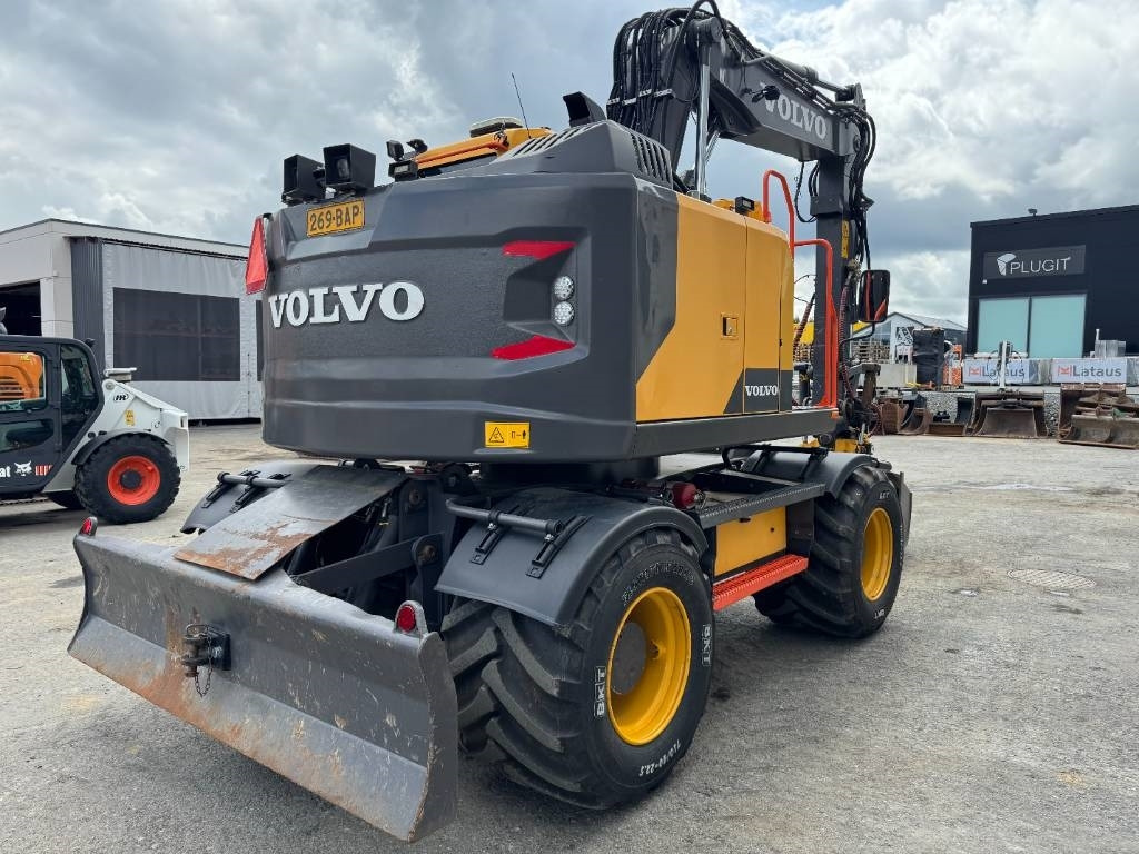 Volvo EWR150E ENGCON+PIHDIT - Gumikerekes kotró: 5 kép. Volvo EWR150E ENGCON+PIHDIT - Gumikerekes kotró: 5 kép.