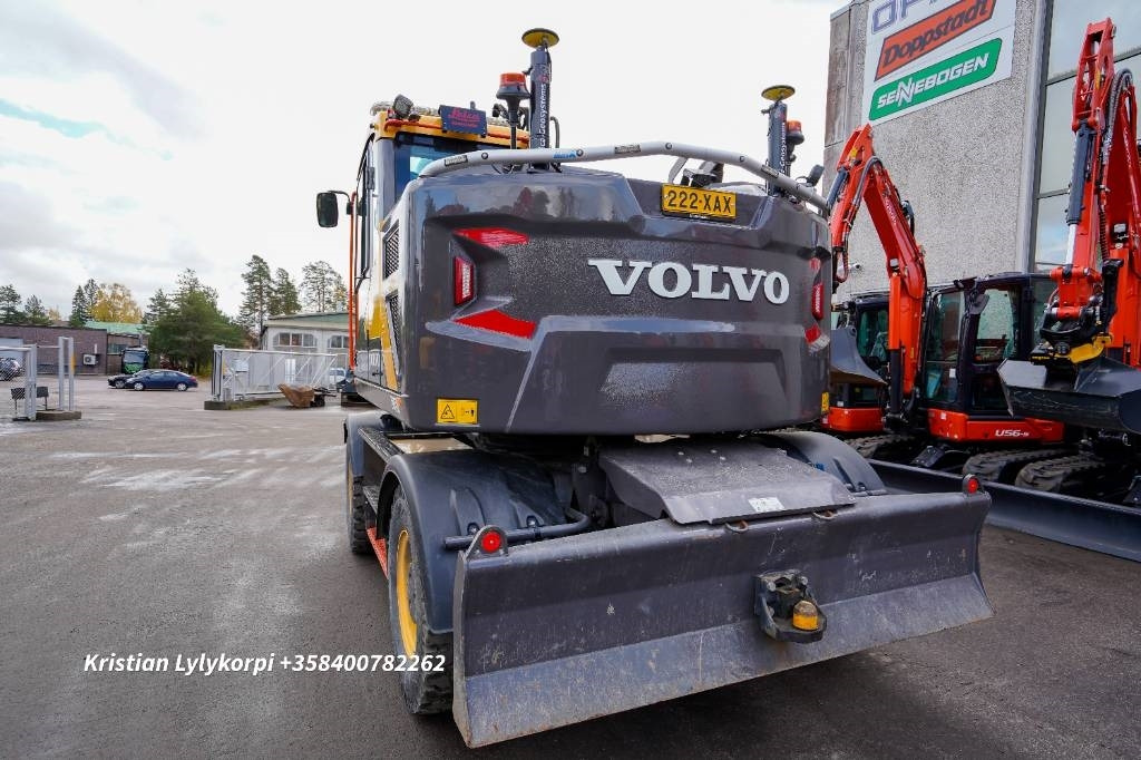 Volvo EWR170E HUIPPUVARUSTEET - Gumikerekes kotró: 3 kép. Volvo EWR170E HUIPPUVARUSTEET - Gumikerekes kotró: 3 kép.