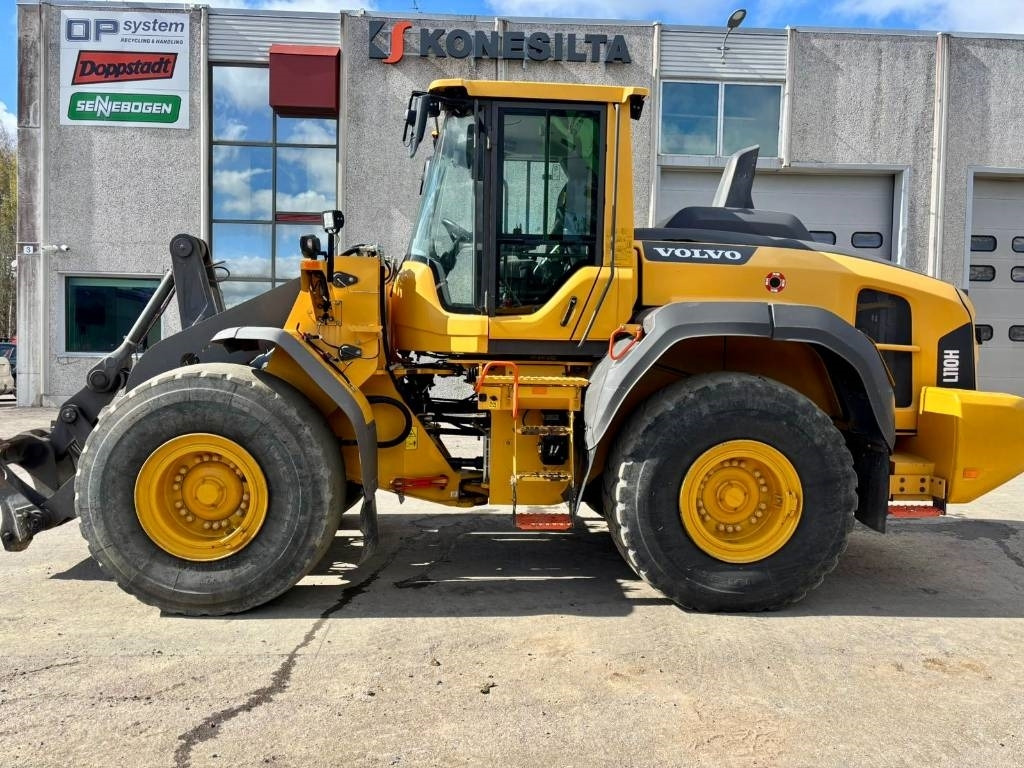 Volvo L110H VIPUOHJAUS YM. - Gumikerekes homlokrakodó: 1 kép. Volvo L110H VIPUOHJAUS YM. - Gumikerekes homlokrakodó: 1 kép.