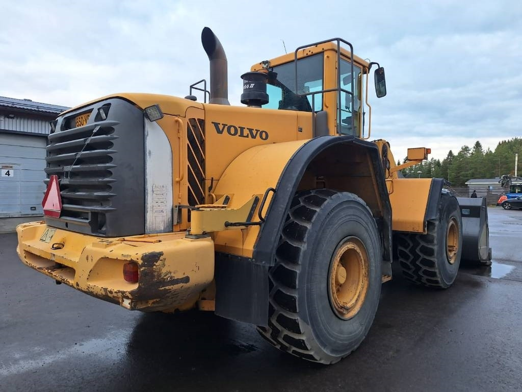 Volvo L180E VAAKALLA - Gumikerekes homlokrakodó: 4 kép. Volvo L180E VAAKALLA - Gumikerekes homlokrakodó: 4 kép.