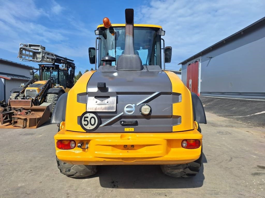 Volvo L45G TPS NOPEA MALLI - Gumikerekes homlokrakodó: 3 kép. Volvo L45G TPS NOPEA MALLI - Gumikerekes homlokrakodó: 3 kép.