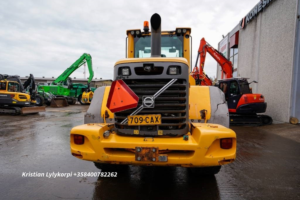 Volvo L70F 3 ja 4hyd  - Gumikerekes homlokrakodó: 5 kép. Volvo L70F 3 ja 4hyd  - Gumikerekes homlokrakodó: 5 kép.