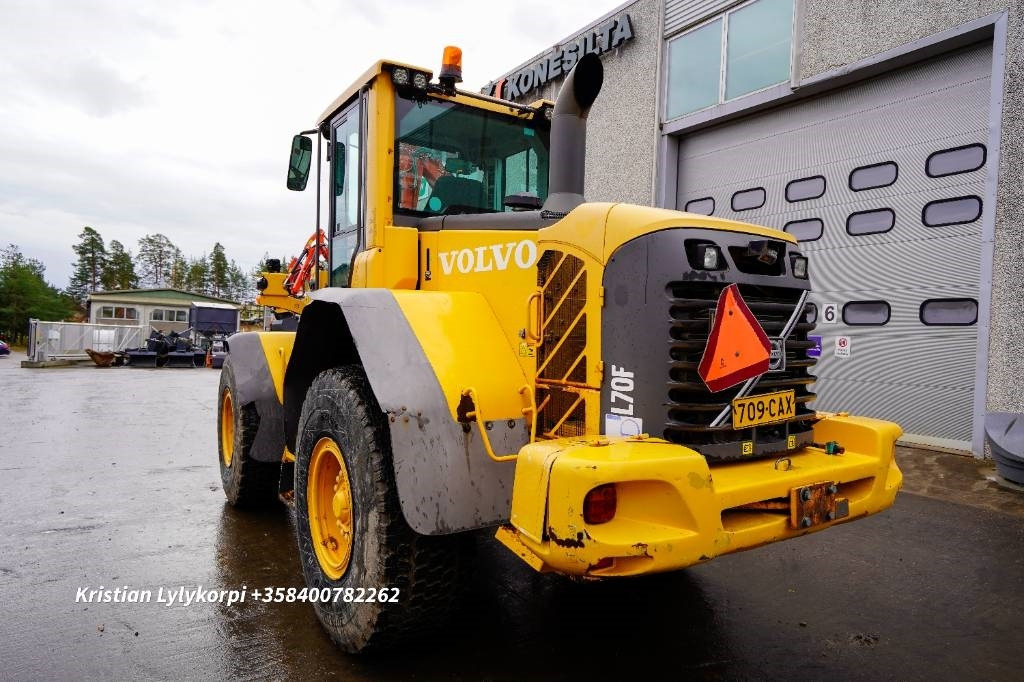 Volvo L70F 3 ja 4hyd  - Gumikerekes homlokrakodó: 2 kép. Volvo L70F 3 ja 4hyd  - Gumikerekes homlokrakodó: 2 kép.