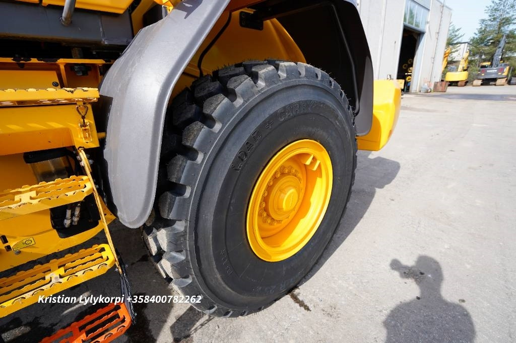Gumikerekes homlokrakodó Volvo L70H STAGE V: 16 kép.