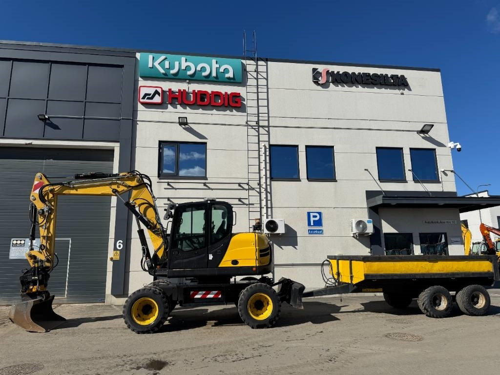 Yanmar B 110 W Hyvät varusteet / Siisti / Vähän ajettu - Gumikerekes kotró: 1 kép. Yanmar B 110 W Hyvät varusteet / Siisti / Vähän ajettu - Gumikerekes kotró: 1 kép.