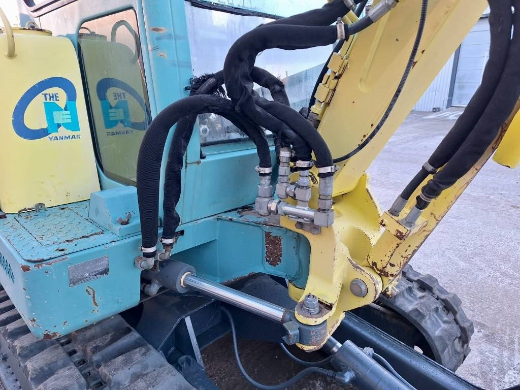 Minikotró Yanmar B25V 3-KAUHAA: 8 kép.