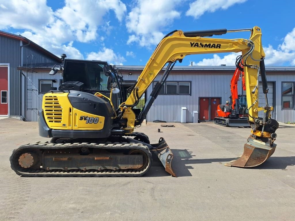 Yanmar SV100-2A PYÖRITTÄJÄLLÄ - Minikotró: 5 kép. Yanmar SV100-2A PYÖRITTÄJÄLLÄ - Minikotró: 5 kép.