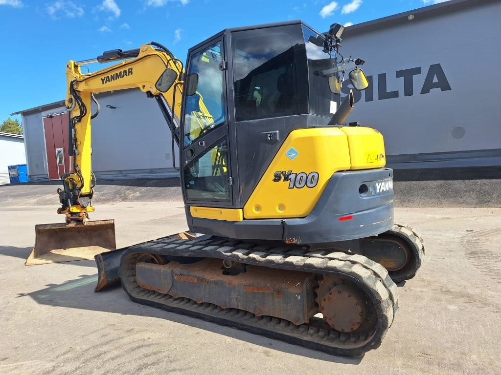 Yanmar SV100-2A PYÖRITTÄJÄLLÄ - Minikotró: 2 kép. Yanmar SV100-2A PYÖRITTÄJÄLLÄ - Minikotró: 2 kép.