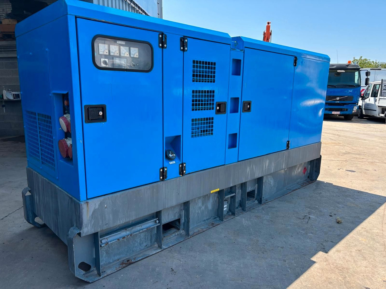 Atlas Copco Generator QAS 200kVa - Áramfejlesztő: 2 kép. Atlas Copco Generator QAS 200kVa - Áramfejlesztő: 2 kép.