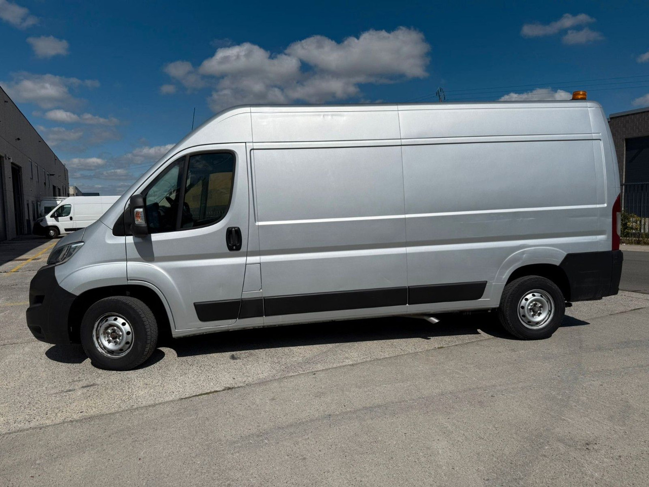 Citroën Jumper. Klima. Tempomat. Navi. - Furgon: 2 kép. Citroën Jumper. Klima. Tempomat. Navi. - Furgon: 2 kép.