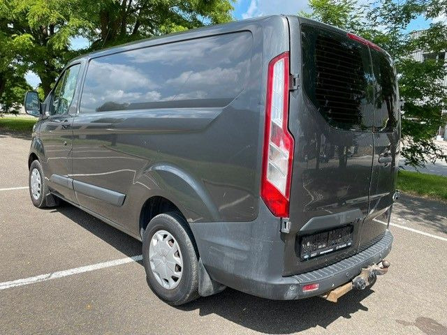 Ford Transit Custom 2.2TDCI. Klima. Navi. Kamera. CC. - Kis furgon: 3 kép. Ford Transit Custom 2.2TDCI. Klima. Navi. Kamera. CC. - Kis furgon: 3 kép.