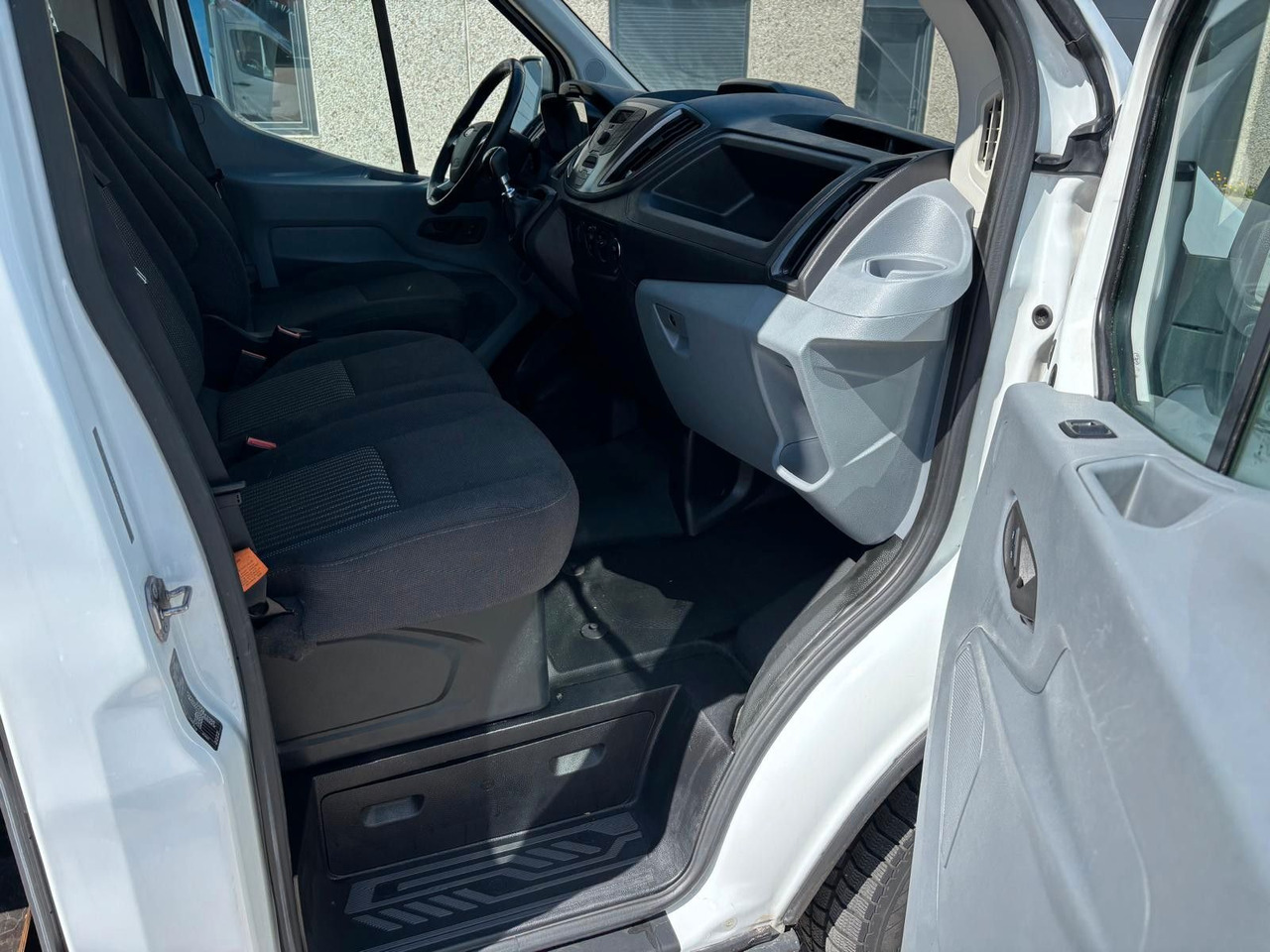 Furgon Ford Transit. Maxi. Klima. Euro 6B. Tempomat: 13 kép.