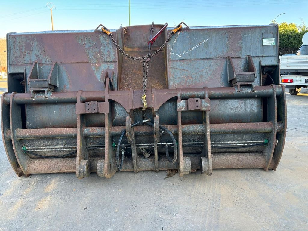 Liebherr L574 - L580. Kippschaufel 5m3. - Rakodókanál - Építőipari gépek: 2 kép. Liebherr L574 - L580. Kippschaufel 5m3. - Rakodókanál - Építőipari gépek: 2 kép.