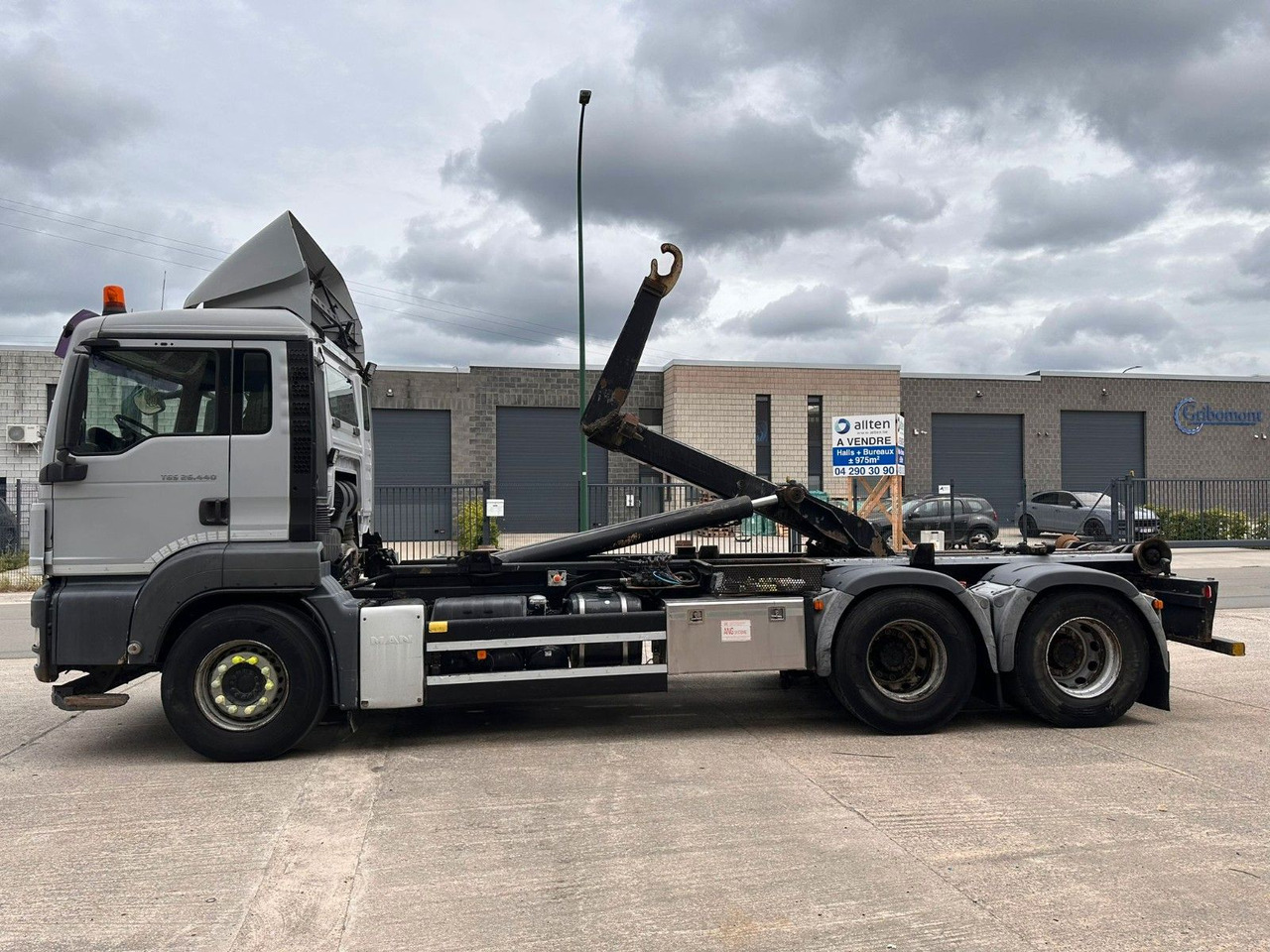 MAN TGS 26.440. 6x4. Klima. - Horgos rakodó teherautó: 2 kép. MAN TGS 26.440. 6x4. Klima. - Horgos rakodó teherautó: 2 kép.
