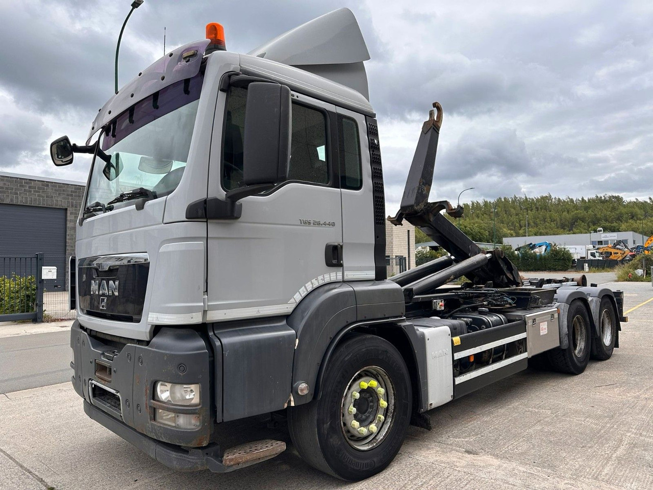 MAN TGS 26.440. 6x4. Klima. - Horgos rakodó teherautó: 1 kép. MAN TGS 26.440. 6x4. Klima. - Horgos rakodó teherautó: 1 kép.