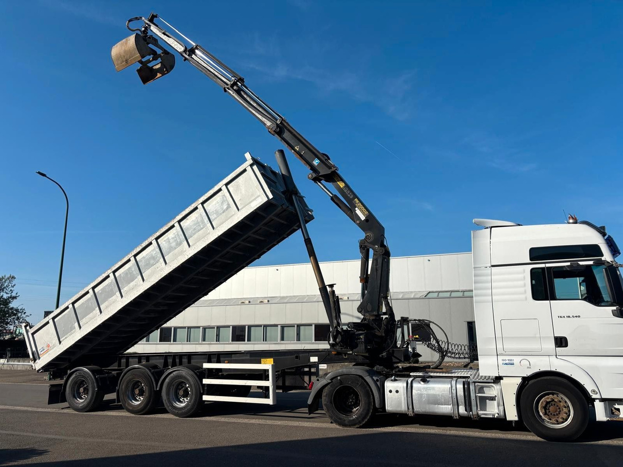 MAN TGX 18.540. Kipper + Kran PK20002. - Darus autó: 3 kép. MAN TGX 18.540. Kipper + Kran PK20002. - Darus autó: 3 kép.