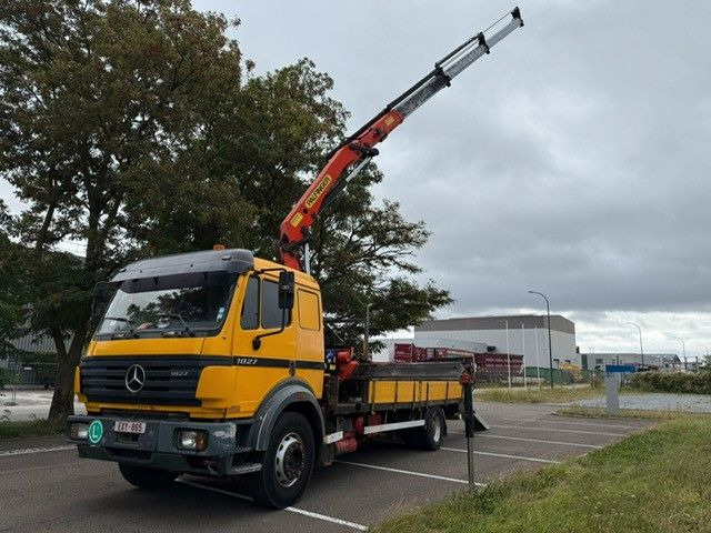 Mercedes-Benz 1827. Kran Palfinger PK13000. - Darus autó: 4 kép. Mercedes-Benz 1827. Kran Palfinger PK13000. - Darus autó: 4 kép.