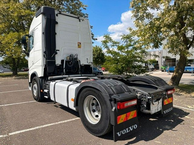Volvo FH460. Klimaautomatik. Retarder. EU6C.. - Nyergesvontató: 2 kép. Volvo FH460. Klimaautomatik. Retarder. EU6C.. - Nyergesvontató: 2 kép.