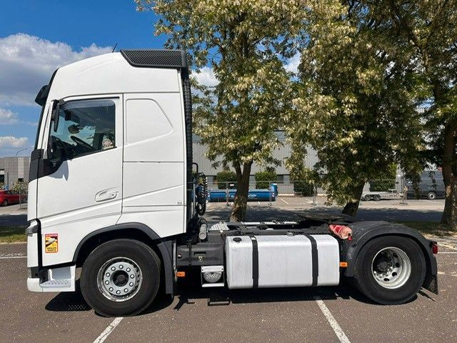 Volvo FH460. Klimaautomatik. Retarder. EU6C.. - Nyergesvontató: 3 kép. Volvo FH460. Klimaautomatik. Retarder. EU6C.. - Nyergesvontató: 3 kép.