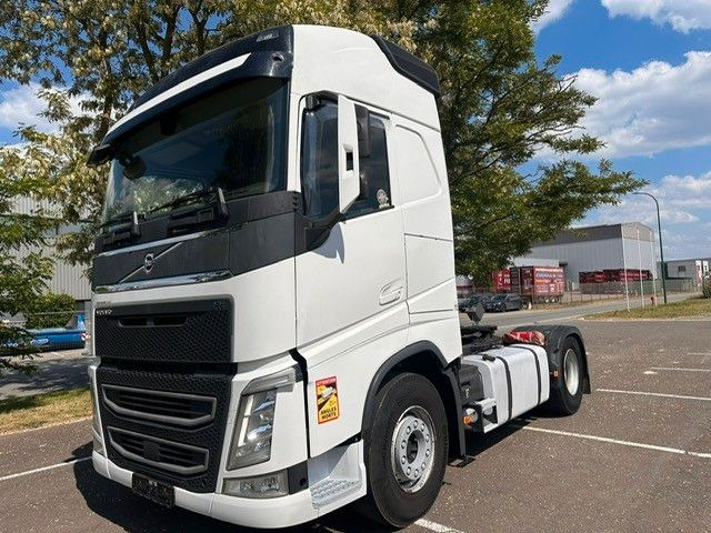 Volvo FH460. Klimaautomatik. Retarder. EU6C.. - Nyergesvontató: 1 kép. Volvo FH460. Klimaautomatik. Retarder. EU6C.. - Nyergesvontató: 1 kép.
