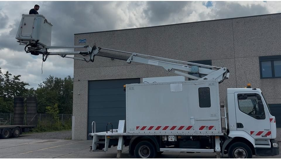 Renault Midlum 220dCi. Hubarbeitsbühne 16m. - Emelőkosaras teherautó: 4 kép. Renault Midlum 220dCi. Hubarbeitsbühne 16m. - Emelőkosaras teherautó: 4 kép.