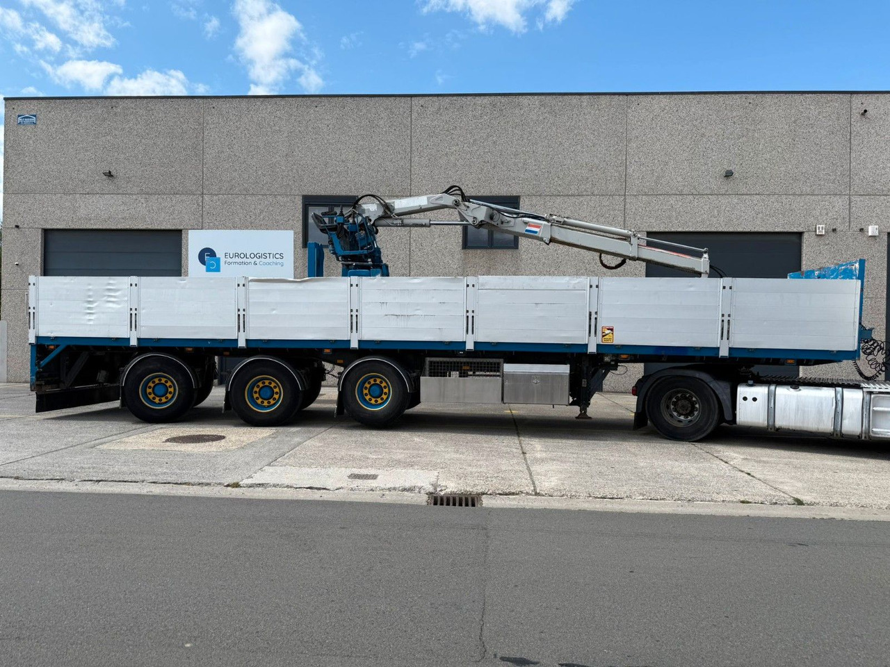 Vogelzang. Kran HIAB R165 roto. TUV 10/2025 - Platós félpótkocsi: 1 kép. Vogelzang. Kran HIAB R165 roto. TUV 10/2025 - Platós félpótkocsi: 1 kép.