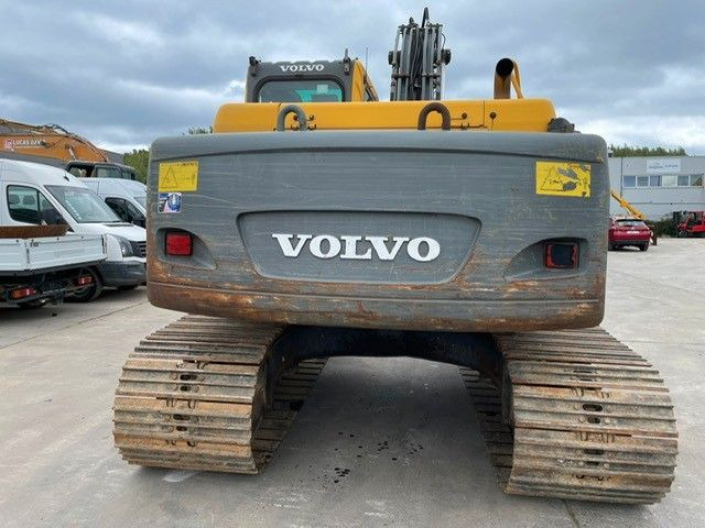 Volvo EC180B. 2 Löffel + 1 Ripperzahne. Klima. - Lánctalpas kotró: 5 kép. Volvo EC180B. 2 Löffel + 1 Ripperzahne. Klima. - Lánctalpas kotró: 5 kép.