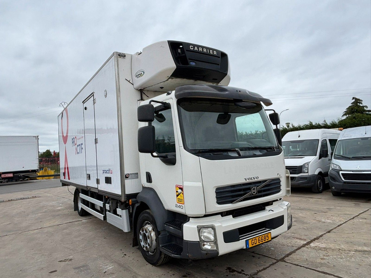 Volvo FL 250. Carrier Supra -20°. EU5. Motor Defekt. - Hűtős teherautó: 1 kép. Volvo FL 250. Carrier Supra -20°. EU5. Motor Defekt. - Hűtős teherautó: 1 kép.