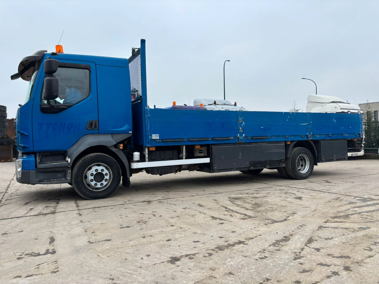 Volvo FL7-240. EU5. Volvo FL7-240. EU5. - Platós teherautó: 3 kép. Volvo FL7-240. EU5. Volvo FL7-240. EU5. - Platós teherautó: 3 kép.