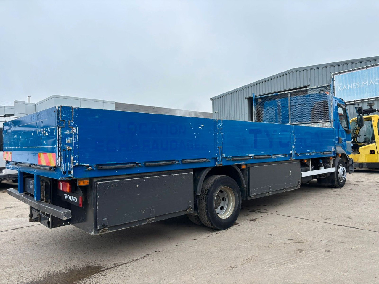 Volvo FL7-240. EU5. Volvo FL7-240. EU5. - Platós teherautó: 2 kép. Volvo FL7-240. EU5. Volvo FL7-240. EU5. - Platós teherautó: 2 kép.