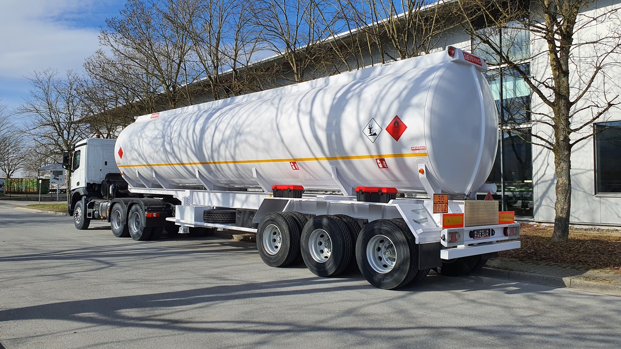 Sievering 40000 LITRE ADR FUEL TANK SEMI-TRAILER FOR MERCEDES ACTROS - Tartályos félpótkocsi: 3 kép. Sievering 40000 LITRE ADR FUEL TANK SEMI-TRAILER FOR MERCEDES ACTROS - Tartályos félpótkocsi: 3 kép.