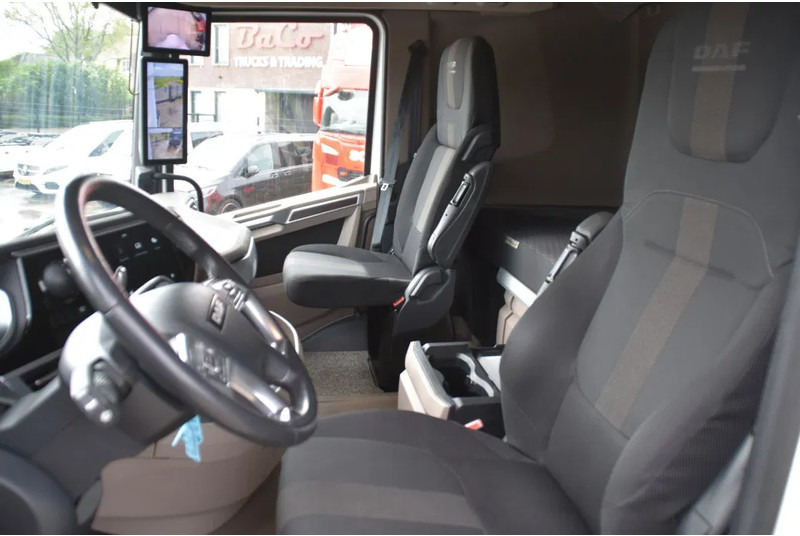 DAF XG 480 4x2 - 230 TKM - CAMERA SYSTEM - PARK. AIRCO - 2 x FUEL TANKS - APPLE CARPLAY/ANDROID - LED LIGHTS - TOP CONDITION - - Nyergesvontató: 4 kép. DAF XG 480 4x2 - 230 TKM - CAMERA SYSTEM - PARK. AIRCO - 2 x FUEL TANKS - APPLE CARPLAY/ANDROID - LED LIGHTS - TOP CONDITION - - Nyergesvontató: 4 kép.