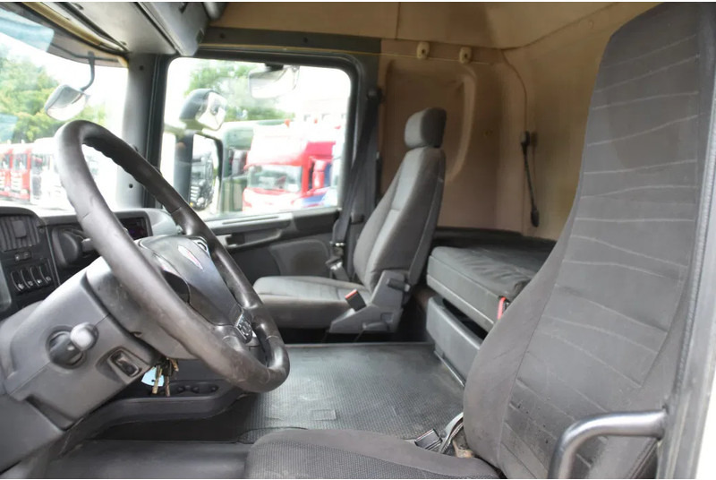 Scania G400 HL 4x2 - RETARDER - 952 TKM - AIRCO - HYDRAULIC SYSTEM - PTO - - Nyergesvontató: 4 kép. Scania G400 HL 4x2 - RETARDER - 952 TKM - AIRCO - HYDRAULIC SYSTEM - PTO - - Nyergesvontató: 4 kép.