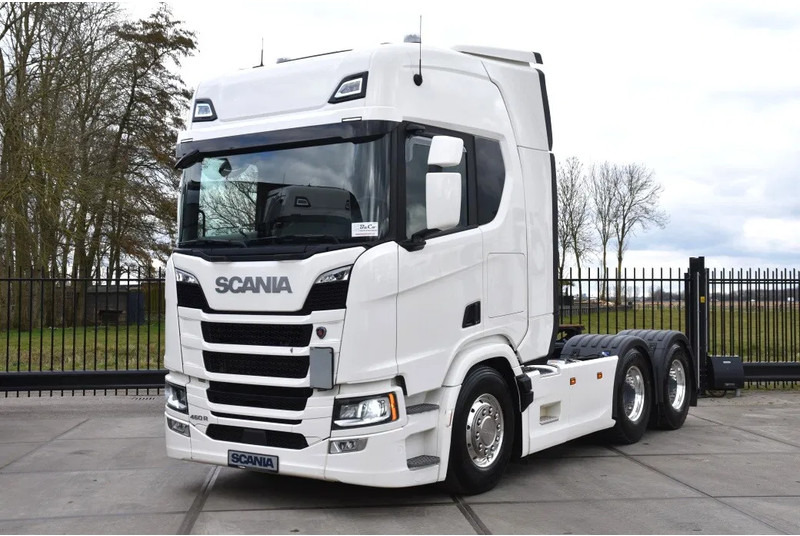 Scania R 460 NGS 6x4NB - SUPER - FULL AIR - RETARDER - 96 TKM - PARK. AIRCO - HYDRAULIC SYSTEM - LED - LEATHER SEATS - EXCELLENT CONDIT - Nyergesvontató: 2 kép. Scania R 460 NGS 6x4NB - SUPER - FULL AIR - RETARDER - 96 TKM - PARK. AIRCO - HYDRAULIC SYSTEM - LED - LEATHER SEATS - EXCELLENT CONDIT - Nyergesvontató: 2 kép.