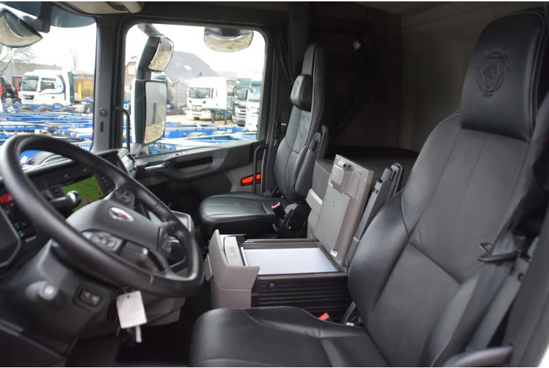 Scania R 460 NGS 6x4NB - SUPER - FULL AIR - RETARDER - 96 TKM - PARK. AIRCO - HYDRAULIC SYSTEM - LED - LEATHER SEATS - EXCELLENT CONDIT - Nyergesvontató: 5 kép. Scania R 460 NGS 6x4NB - SUPER - FULL AIR - RETARDER - 96 TKM - PARK. AIRCO - HYDRAULIC SYSTEM - LED - LEATHER SEATS - EXCELLENT CONDIT - Nyergesvontató: 5 kép.