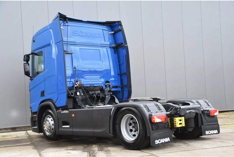 Scania R460 NGS 4x2 - SUPER - RETARDER - 324 TKM - PARK. AIRCO - ACC - NAVI - 2 x FUEL TANKS - TOP CONDITION - - Nyergesvontató: 3 kép. Scania R460 NGS 4x2 - SUPER - RETARDER - 324 TKM - PARK. AIRCO - ACC - NAVI - 2 x FUEL TANKS - TOP CONDITION - - Nyergesvontató: 3 kép.