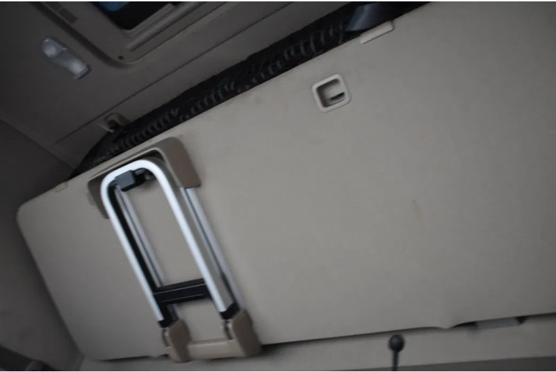 Scania R490 TL 6x2/4 - RETARDER - ACC - DIFF. LOCK - 2 x FUEL TANKS - 2 BEDS - EXCELLENT CONDITION - - Nyergesvontató: 5 kép. Scania R490 TL 6x2/4 - RETARDER - ACC - DIFF. LOCK - 2 x FUEL TANKS - 2 BEDS - EXCELLENT CONDITION - - Nyergesvontató: 5 kép.